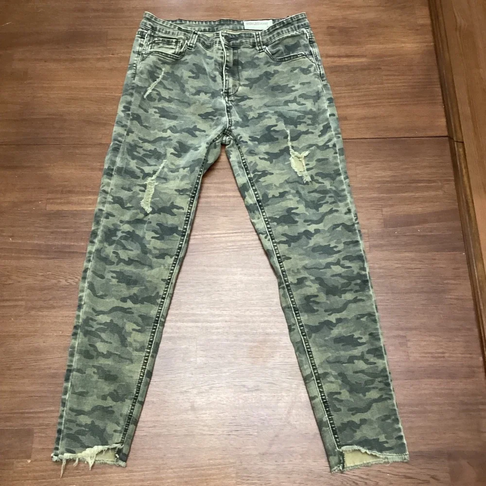 Wishlist Jeans Womens XL Green Camo Distressed Skinny Jeans High Rise